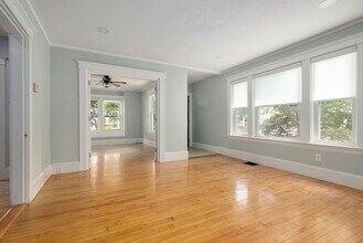 725 Watertown St in Newton, MA - Building Photo - Building Photo