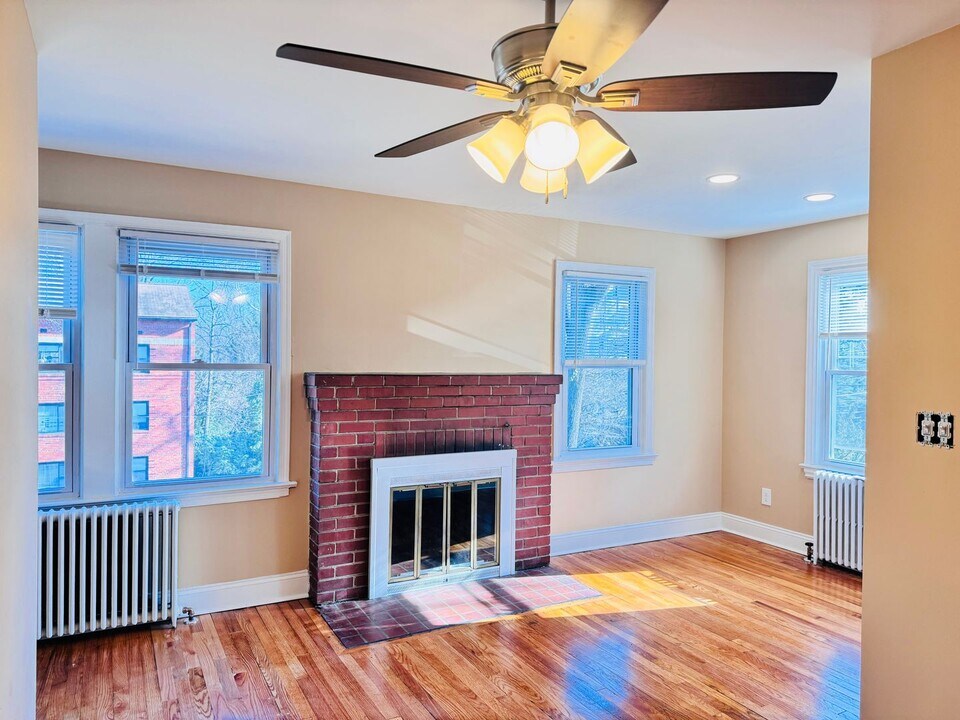 908 Hudson Ave in Takoma Park, MD - Building Photo