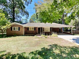 1557 Virginia Pl in Austell, GA - Building Photo