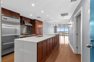 1120 E Kennedy Blvd, Unit 1221 in Tampa, FL - Building Photo - Building Photo