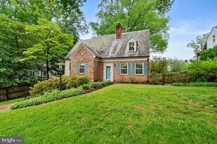 5222 Duvall Dr in Bethesda, MD - Building Photo