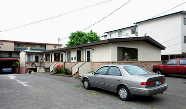 Ballard 6 Apartments in Seattle, WA - Foto de edificio - Building Photo