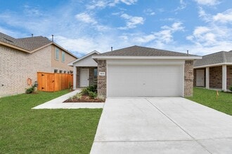 1611 Windrose Bnd in Angleton, TX - Building Photo - Building Photo