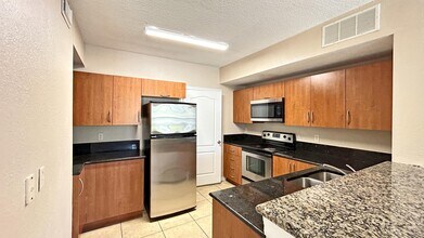 140 SW Peacock Blvd in Port St. Lucie, FL - Building Photo - Building Photo