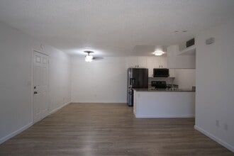 4000 Fara Biundo Dr in Modesto, CA - Building Photo - Building Photo