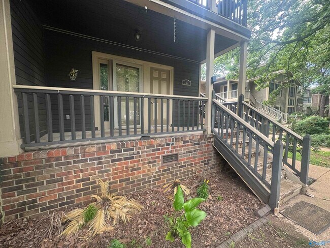 2071 Woodlawn Dr SW in Huntsville, AL - Building Photo - Building Photo