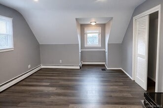 83 E Lido Promenade in Lindenhurst, NY - Building Photo - Building Photo