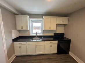 17 S State St in Concord, NH - Foto de edificio - Building Photo