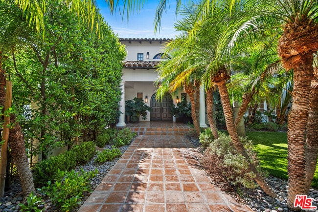 property at 9928 Toluca Lake Ave