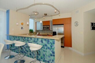 2821 N Ocean Blvd, Unit 401S in Fort Lauderdale, FL - Foto de edificio - Building Photo