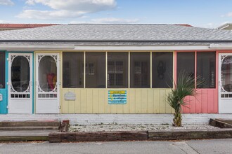 11 Izlar Ave in Tybee Island, GA - Building Photo - Building Photo