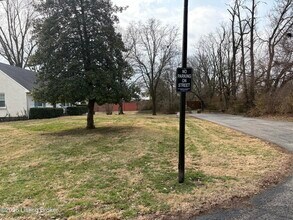 4146 Westport Terrace in Louisville, KY - Building Photo - Building Photo