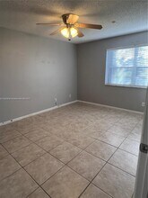 11250 SW 13th St, Unit 101 in Pembroke Pines, FL - Building Photo - Building Photo