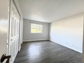 717 Gardens Dr in Pompano Beach, FL - Building Photo - Building Photo