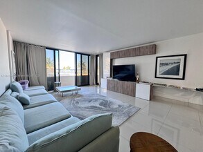 2201 S Ocean Dr in Hollywood, FL - Building Photo - Building Photo
