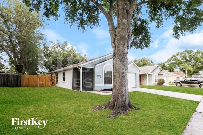 1328 Mohrlake Dr in Brandon, FL - Building Photo - Building Photo