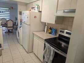 7358 Dunvegan Ct in Burnaby, BC - Building Photo