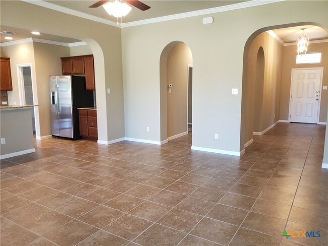property at 5906 Blackstone Dr
