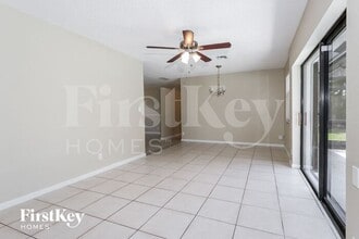 395 La Mancha Ave in Royal Palm Beach, FL - Building Photo - Building Photo
