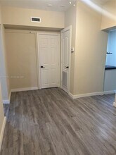 1101 NW 32nd Pl in Miami, FL - Building Photo - Building Photo