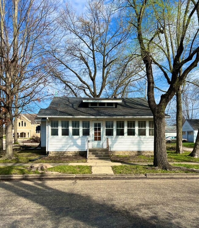 property at 110 S Pruyn St