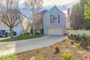 23810 Bayview Ct in Santa Clarita, CA - Building Photo