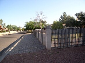 1026 E Highland Ave in Phoenix, AZ - Foto de edificio - Building Photo