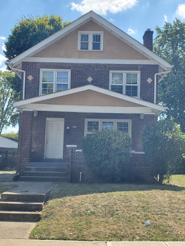 property at 1807 E Fulton St