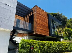 1331 Belfast Dr in Los Angeles, CA - Building Photo