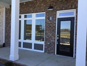 2400B Arden Village Dr in Columbia, TN - Building Photo - Building Photo