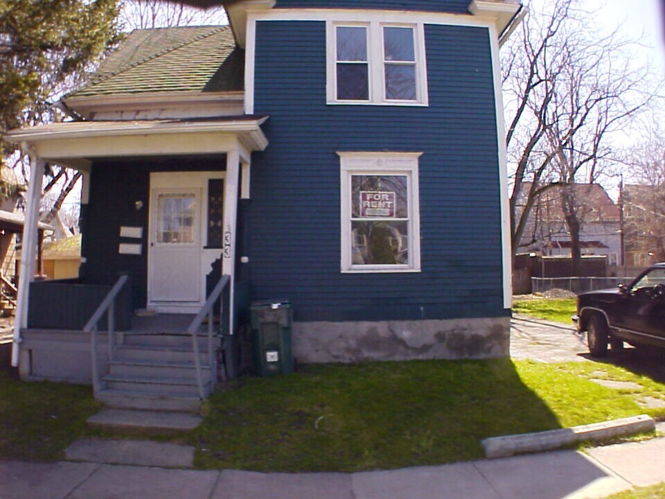 33 Hazelwood Terrace-Unit -UP in Rochester, NY - Building Photo