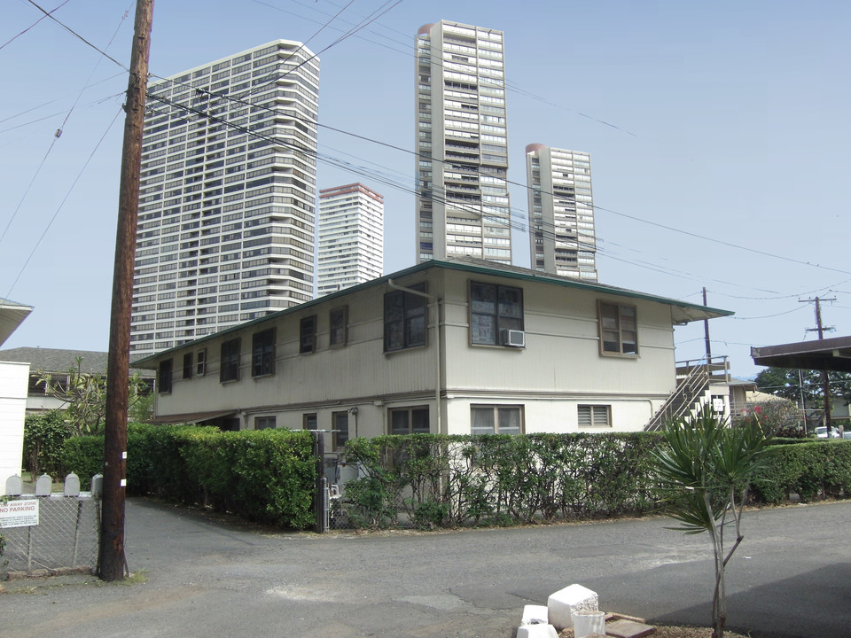 562 Lauiki St in Honolulu, HI - Building Photo