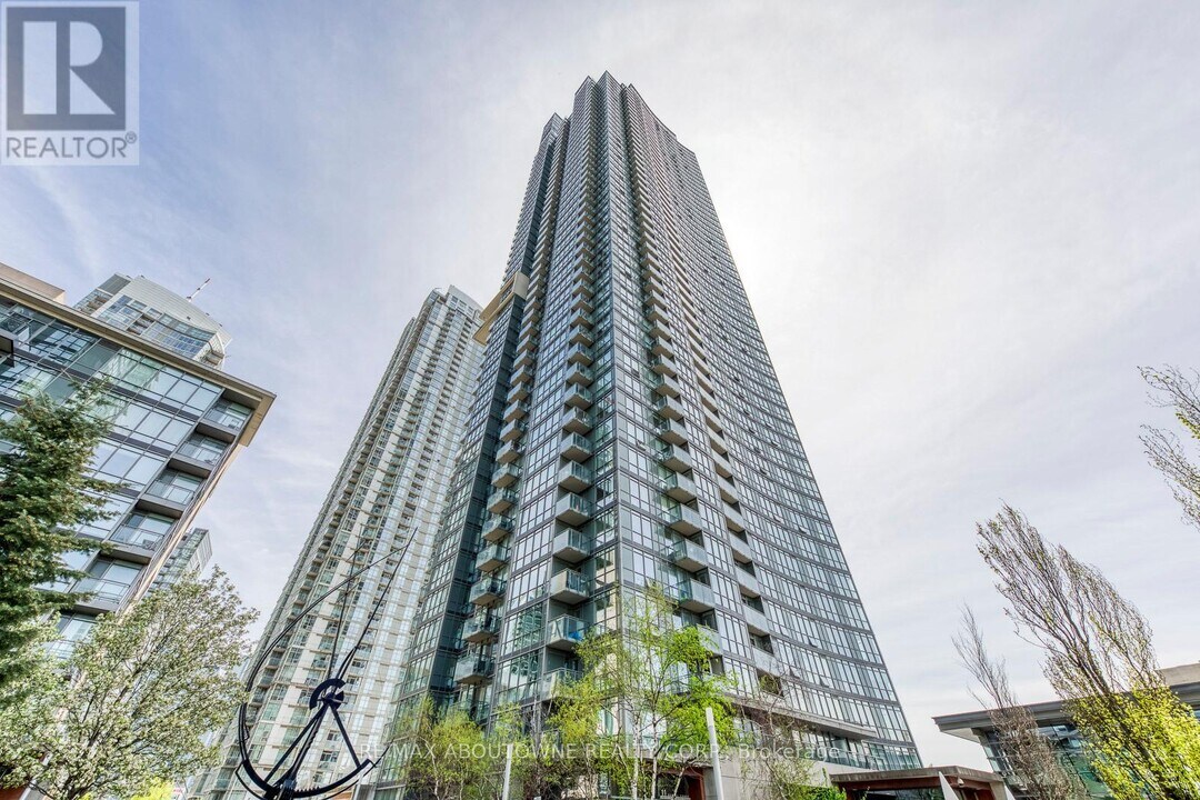 11-1911 Brunel Ct in Toronto, ON - Building Photo