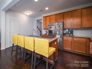 9547 Glenburn Ln, Unit 1-1-1312 in Charlotte, NC - Foto de edificio - Building Photo