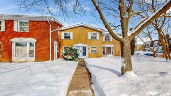 BEST VALUE TWO BEDROOM TOWNHOME IN NORTH L in London, ON - Building Photo