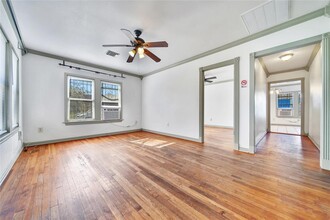 1119 E Crosstimbers St in Houston, TX - Foto de edificio - Building Photo