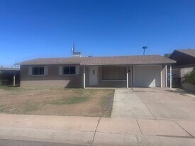 2211 N 50th Dr in Phoenix, AZ - Building Photo