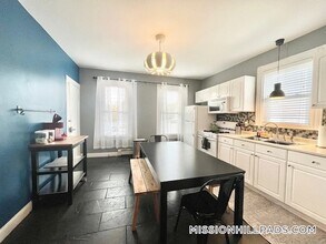 2 Gore St, Unit 2 in Boston, MA - Building Photo - Building Photo