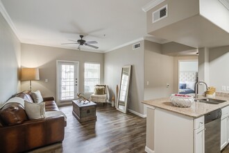 The Waterford at Summer Park in Rosenberg, TX - Building Photo - Building Photo