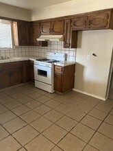 2194 Kings Cross Way in Porterville, CA - Building Photo - Building Photo