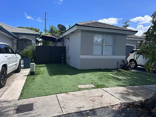 16070 SW 71st Terrace in Miami, FL - Building Photo - Building Photo