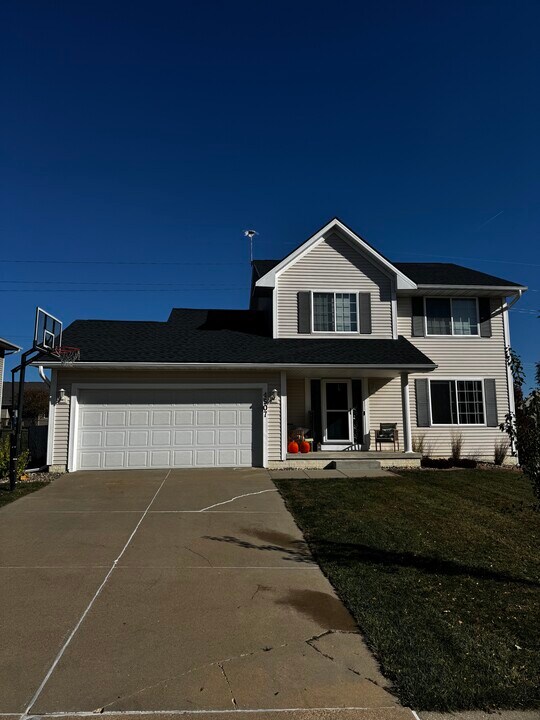 4507 146th St in Urbandale, IA - Foto de edificio