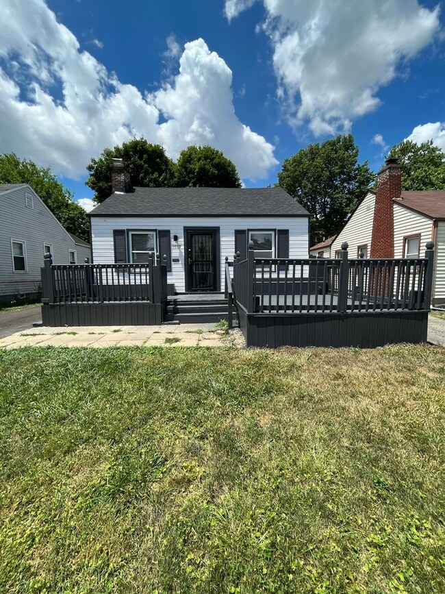 property at 1079 Fairwood Ave