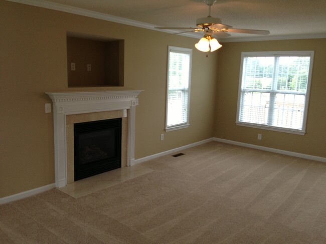 128 Trenburg Pl in Clayton, NC - Building Photo - Building Photo