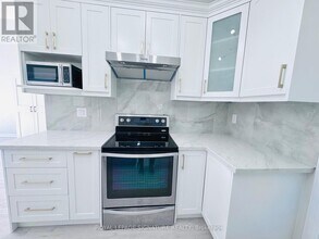 55 Munson Crescent in Toronto, ON - Building Photo - Building Photo