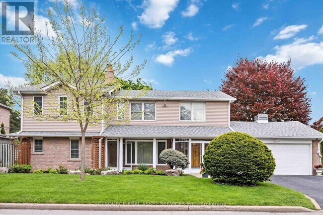 property at 2 Waring Ct