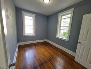 11 Cutler St in Clifton, NJ - Building Photo - Building Photo