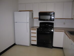 1550 Worcester Rd, Unit 225 in Framingham, MA - Building Photo - Building Photo