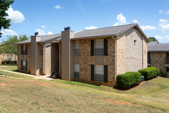 Oak Hollow Apartments in Longview, TX - Foto de edificio - Building Photo