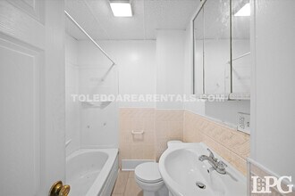 5520 N Summit St in Toledo, OH - Building Photo - Building Photo